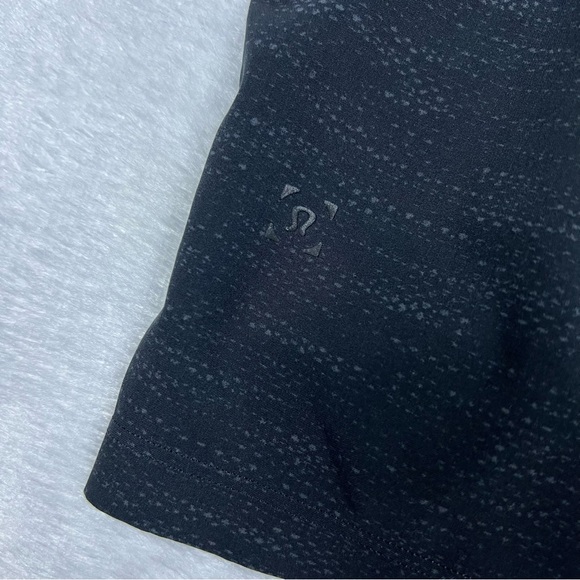 Lululemon Zeroed In Shorts Large - Picture 3 of 4